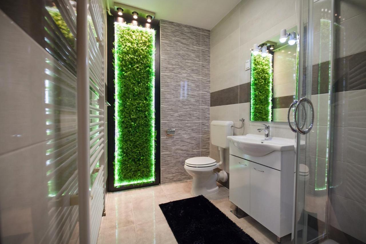 Apartman Aurelius - Private Parking Osijek Exteriör bild